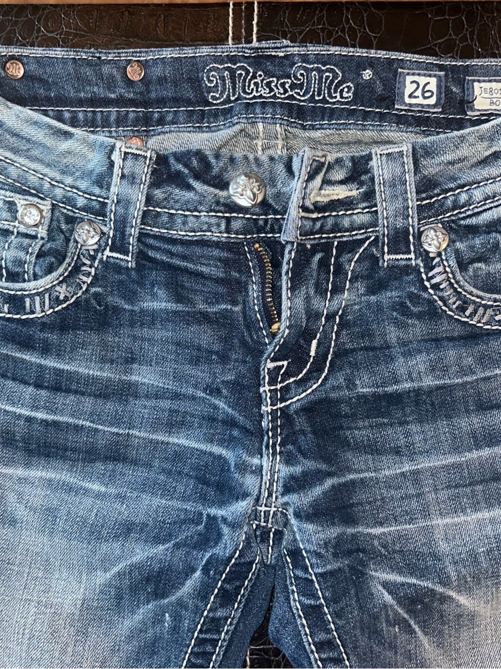 Miss Me Women's Embellished Jeans - Picture 3 of 10